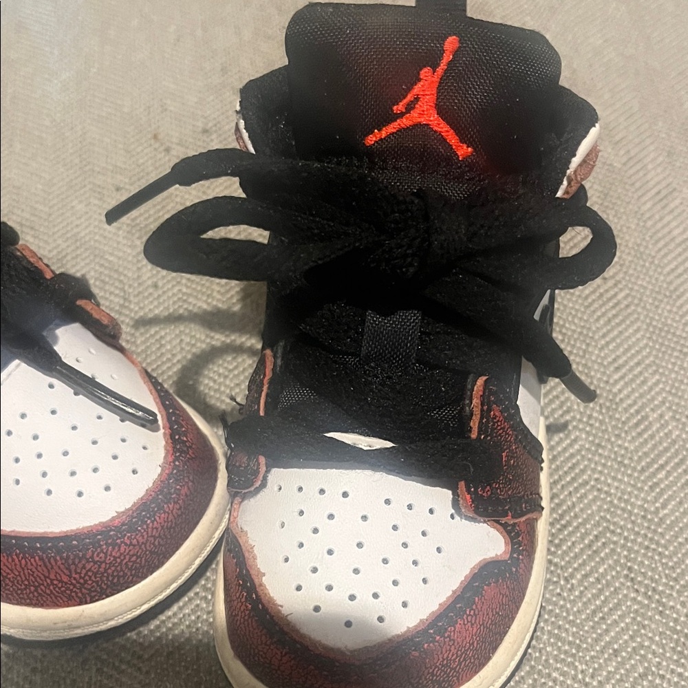 Nike Jordan Kids' Black and White Sneakers with Red Accents size 4C / Toddler - Picture 7 of 8